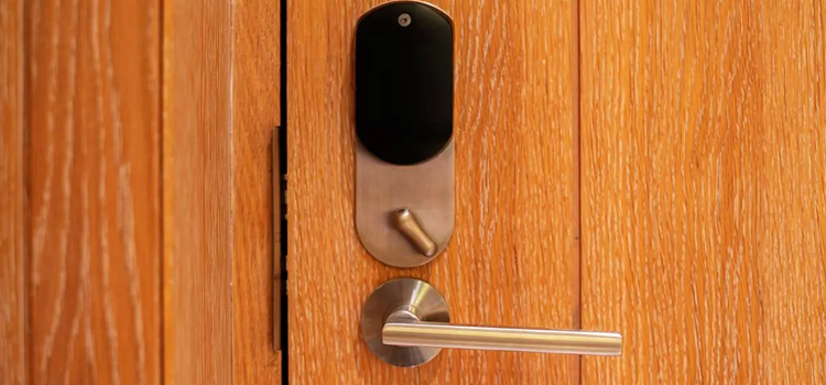 Automatic Locking Door Knob Alamo